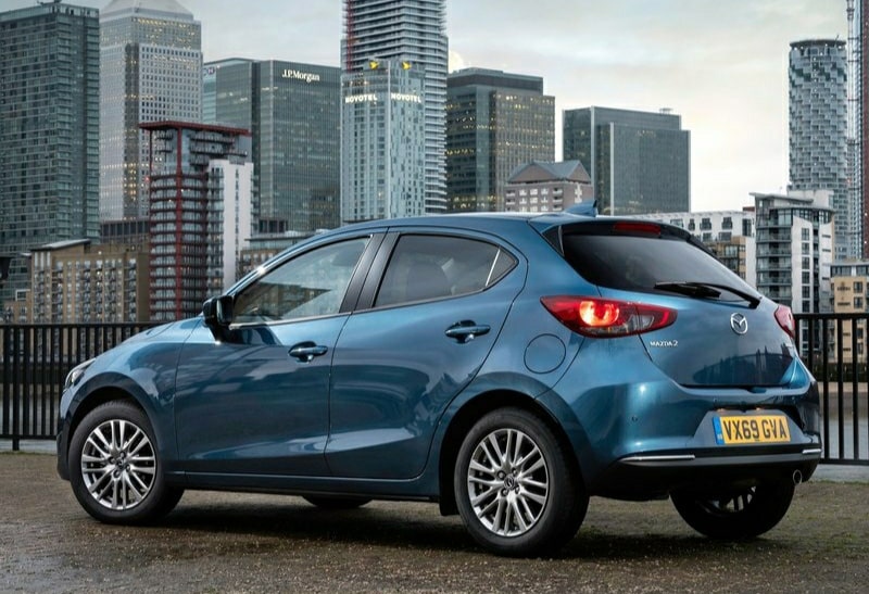 Mazda 2 yan görünüm arşiv fotoğrafı