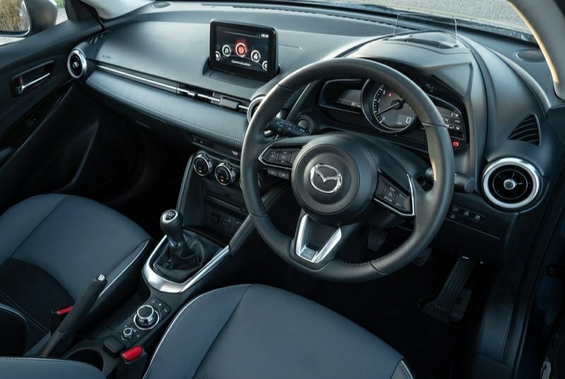 Mazda 2 otomobil arşiv fotoğrafı