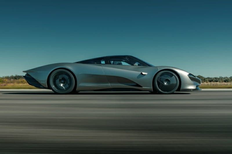 Speedtail üç koltuklu kabin düzeni
