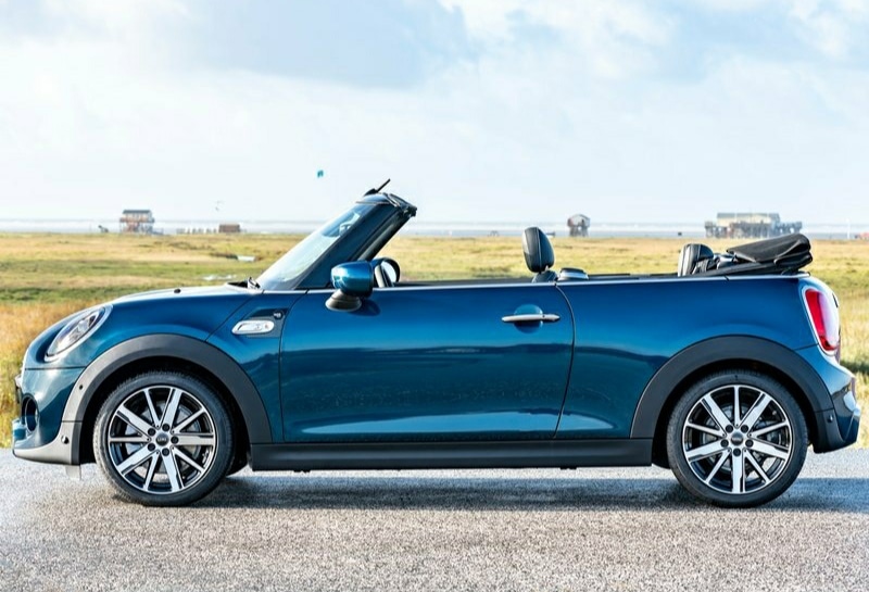 MINI Sidewalk Cabrio arşiv görseli