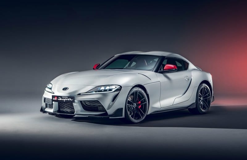Toyota GR Supra 2.0 ön bölüm ve far tasarımı