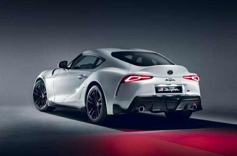 Toyota GR Supra 2.0 yan gövde oranları