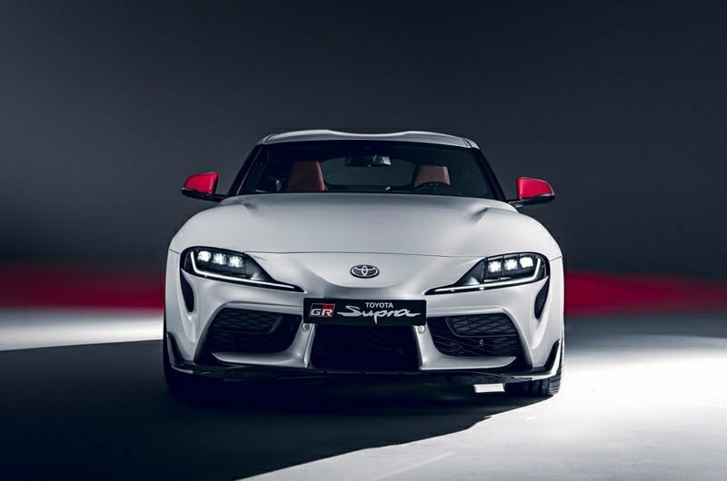 GR Supra 2.0 arka üç çeyrek görünüm