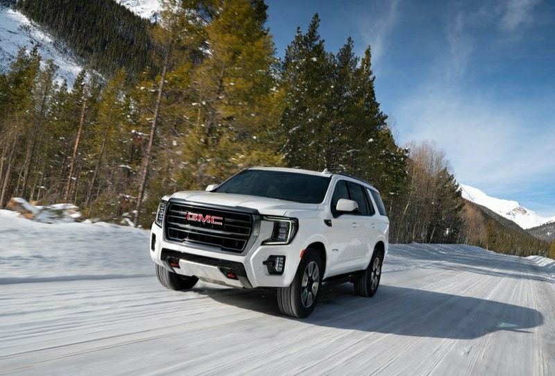 2021 GMC Yukon AT4 dış tasarım görünümü