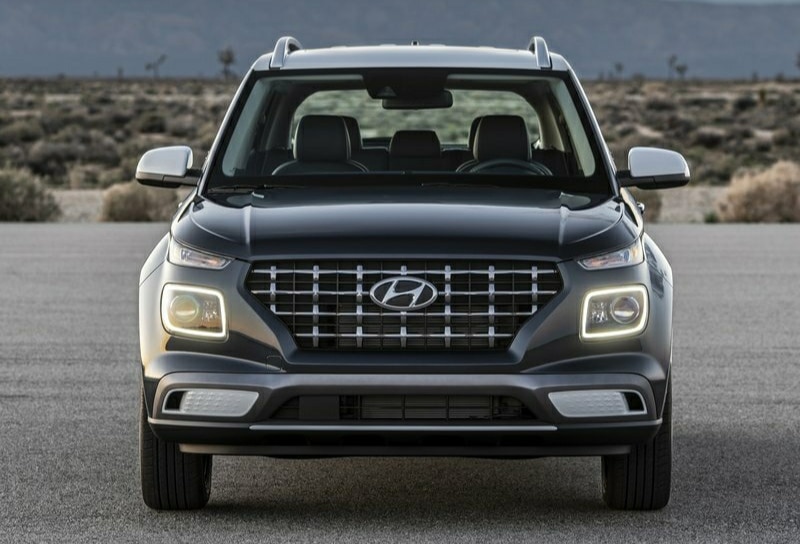 Hyundai Venue önden tam görünüm