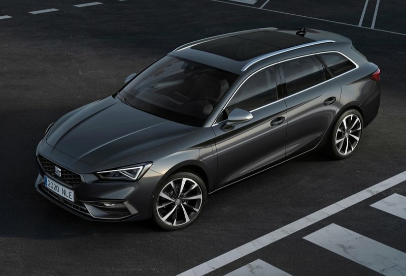 SEAT Leon Sportstourer ön üç çeyrek görünümü