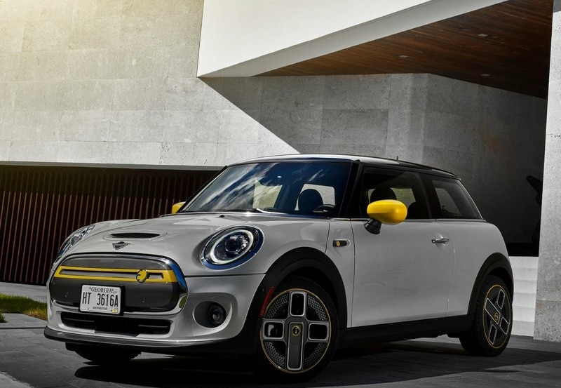 MINI Cooper SE arşiv görseli 02