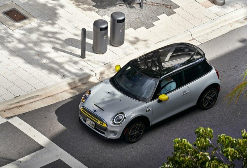 MINI Cooper SE arşiv görseli 01
