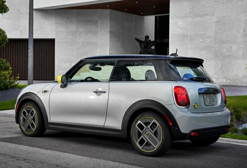 MINI Cooper SE arşiv görseli 09