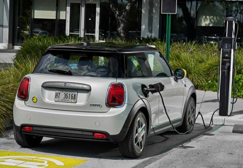 MINI Cooper SE arşiv görseli 12