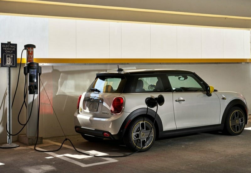 MINI Cooper SE arşiv görseli 11