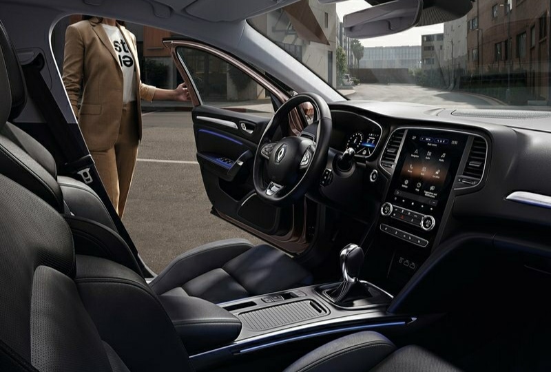 Renault Megane kabin ve dikey multimedya ekranı