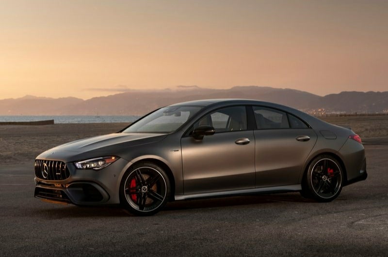 AMG CLA 45 yandan üç çeyrek görünüm