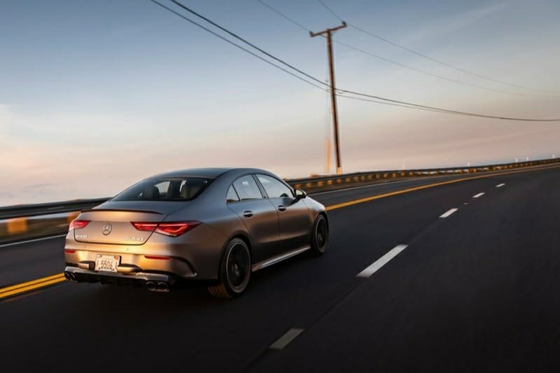 AMG CLA 45 yolda arkadan görünüm