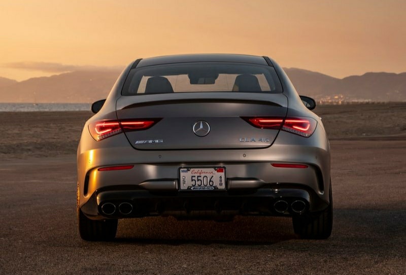 AMG CLA 45 doğrudan arka görünüm