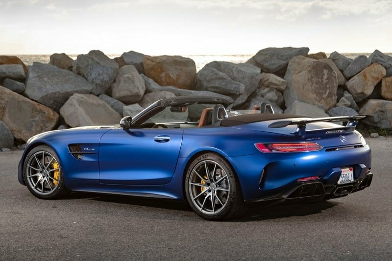 Mercedes-AMG GT R Roadster arka üç çeyrek görünüm