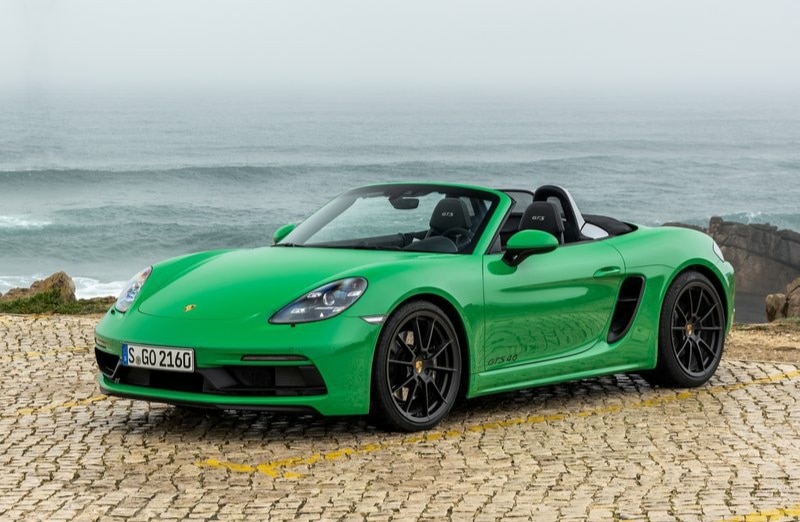 718 Boxster GTS 4.0 yeşil gövde önden görünüm