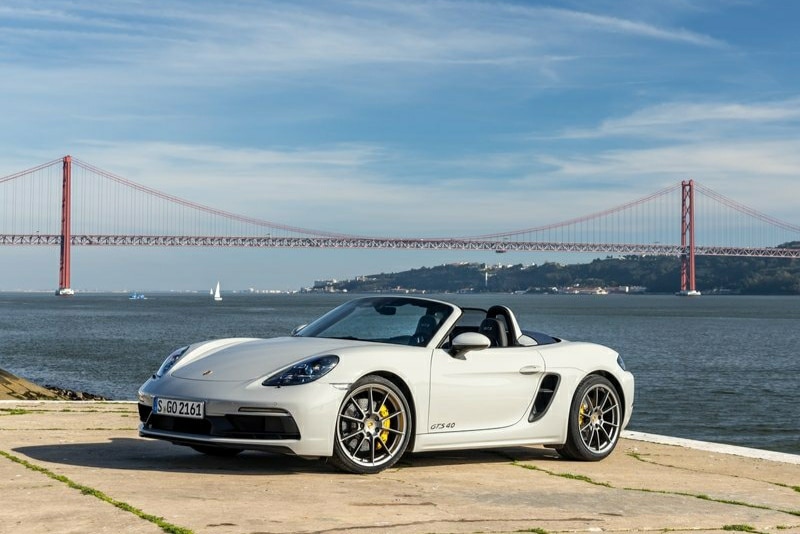 718 Boxster GTS 4.0 açık renk gövde önden görünüm