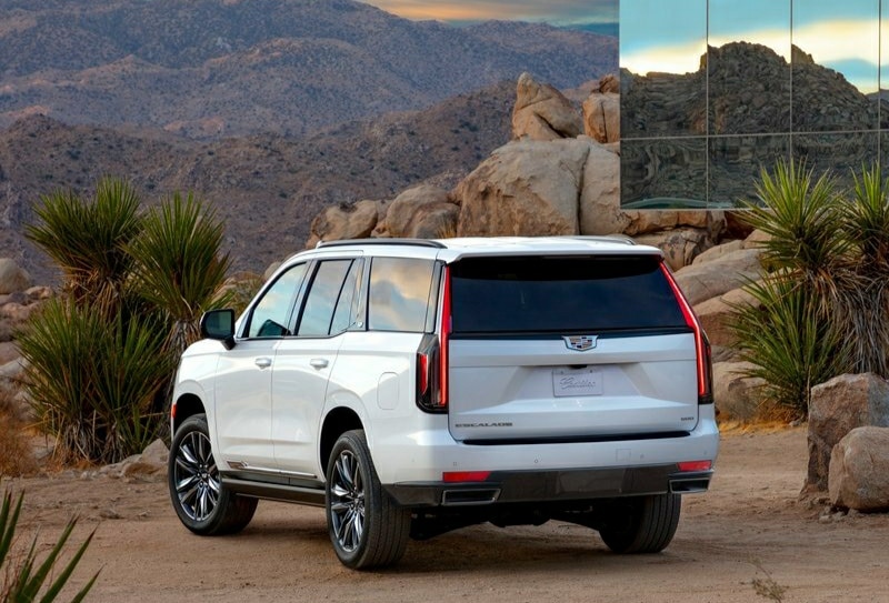 Cadillac Escalade yan görünüm
