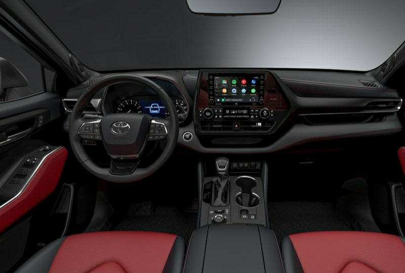2021 Toyota Highlander XSE kokpiti ve multimedya ekranı