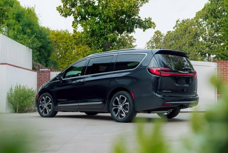 Chrysler Pacifica Pinnacle arka tasarım