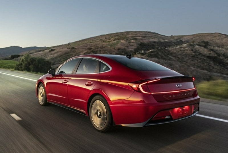 Hyundai Sonata Hybrid sedan gövde görünümü