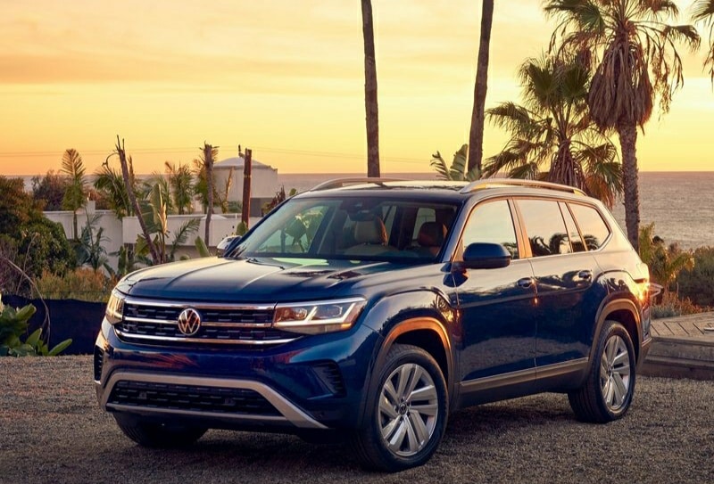 2021 Volkswagen Atlas ön üç çeyrek görünümü