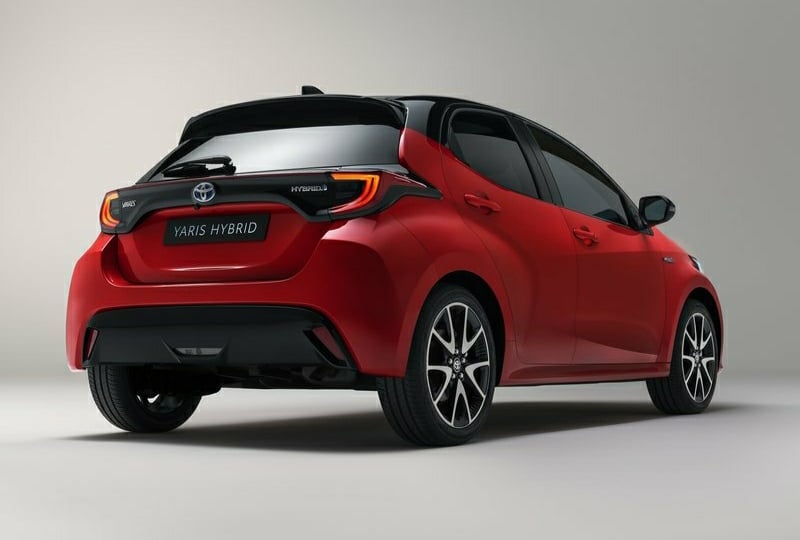 Yaris Hybrid arka bölüm ve Hybrid rozeti