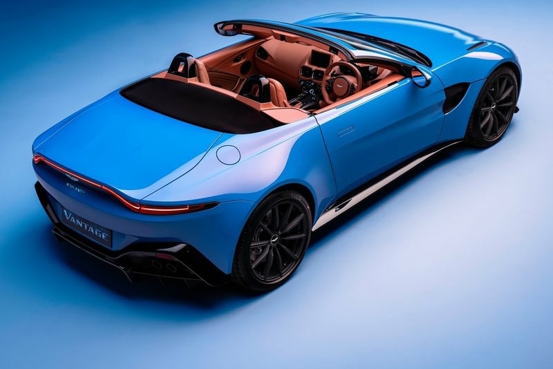 2021 Aston Martin Vantage Roadster otomobil arşiv görseli