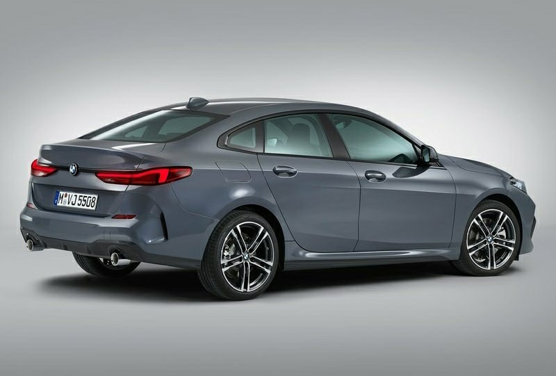 BMW 2 Serisi Gran Coupe arka üç çeyrek stüdyo görünümü