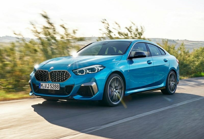 BMW M235i xDrive ön ızgara ve far tasarımı