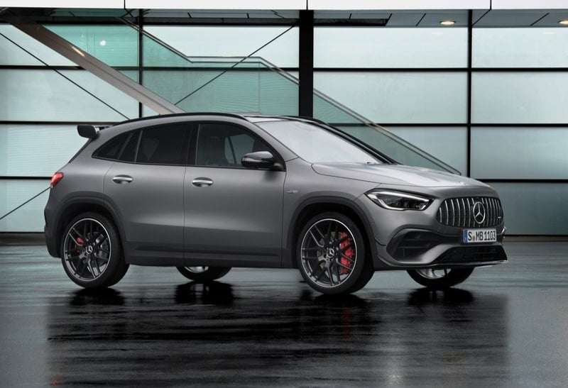 Mercedes-AMG GLA 45 S önden üç çeyrek görünüm