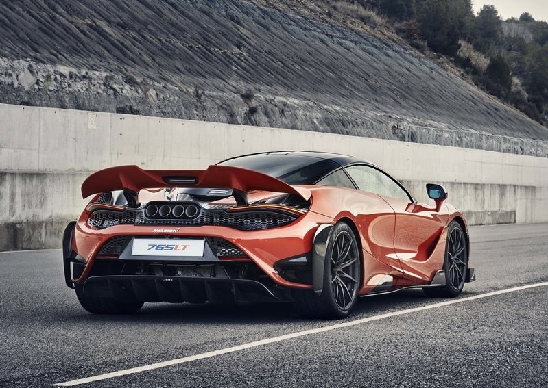 McLaren 765LT iç mekan detayları