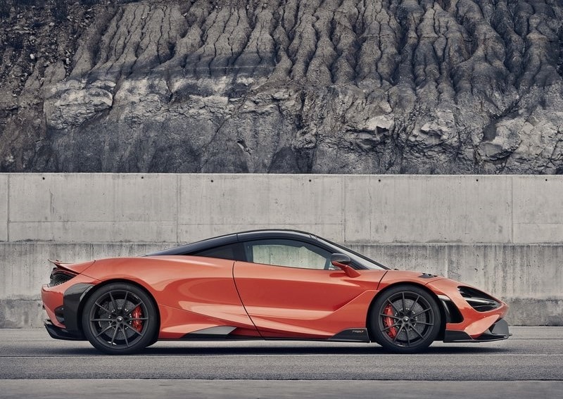McLaren 765LT kokpit görünümü