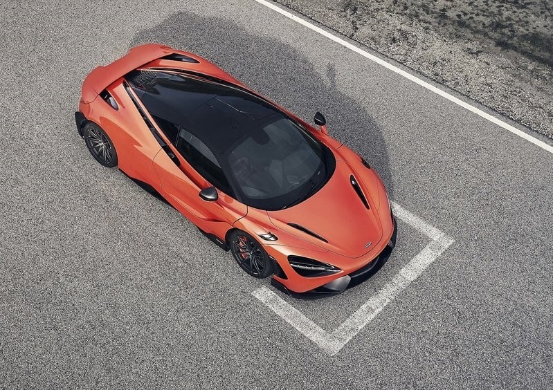 McLaren 765LT koltuk ve kabin detayları