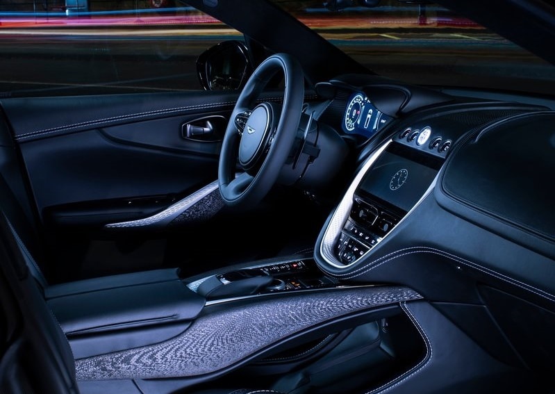 Aston Martin DBX Q özel tasarım görünümü