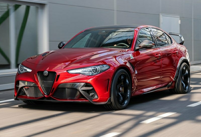 Giulia GTA ve GTAm arşiv görseli