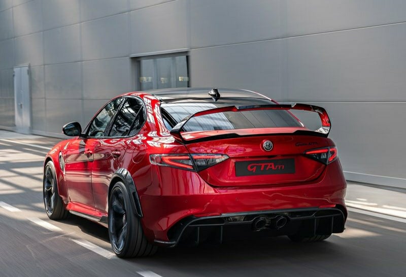 Giulia GTA ve GTAm arşiv görseli