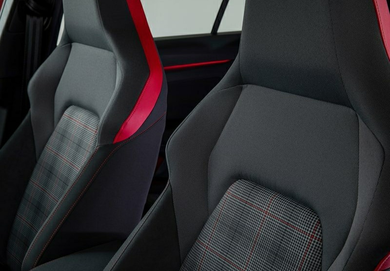 Golf GTI kareli kumaşlı spor koltuklar