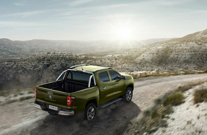 Landtrek ön ızgara ve LED aydınlatma detayları