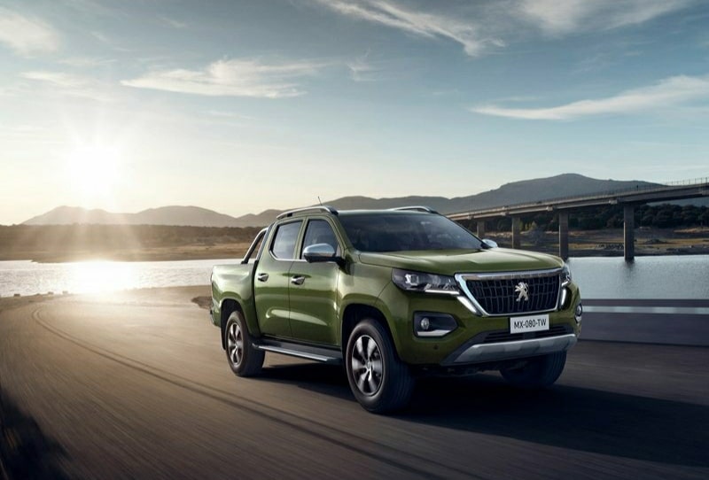 Peugeot Landtrek ön görünüm ve çift kabin gövde
