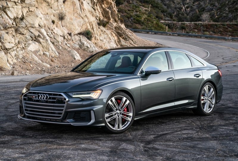 2020 Audi S6 önden üç çeyrek görünüm