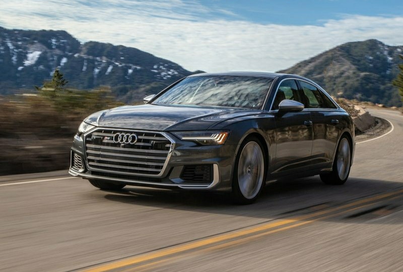 Audi S6 kokpit ve çift ekranlı konsol