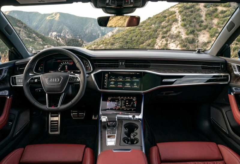 Audi S6 orta konsol ve MMI ekranları