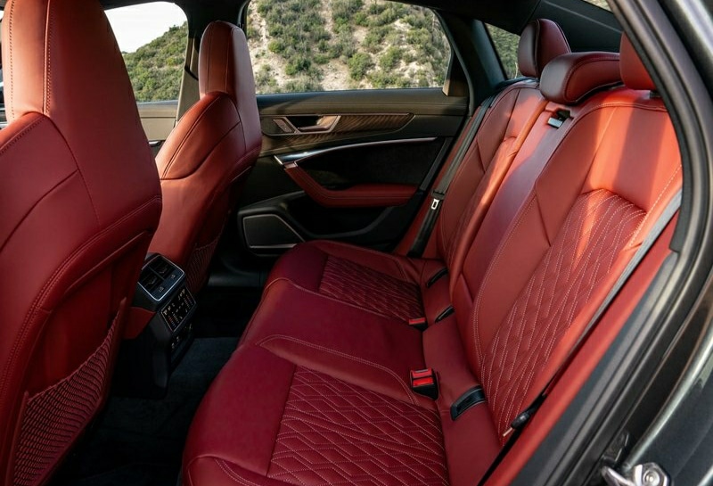 Audi S6 iç mekân detayları