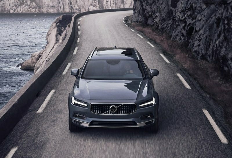 V90 Cross Country önden yol görünümü