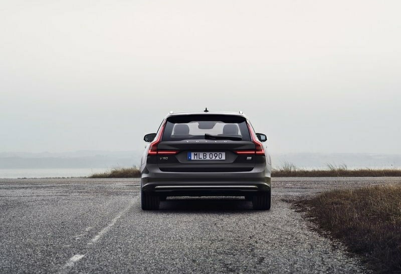 Volvo V90 arka görünüm