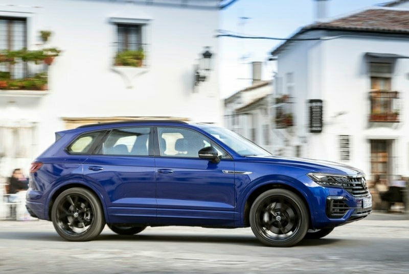 Touareg R şehir içi yan görünümü