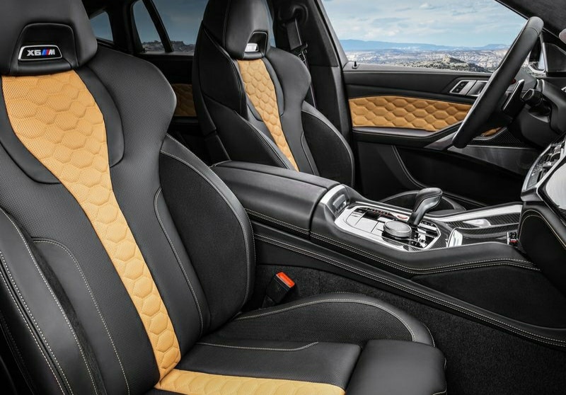 BMW X6 M Competition ön koltukları