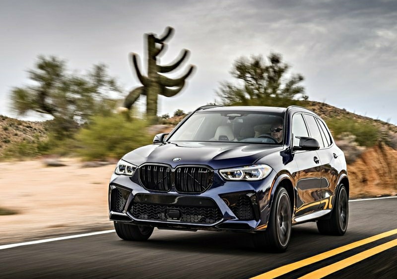 BMW X5 M Competition ön üç çeyrek görünüm